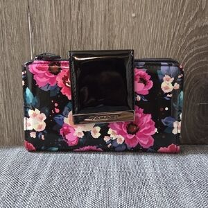 Tahari NWOT Vegan Floral Logo Bifold Zippered Section Wallet/Multiple Card Slots